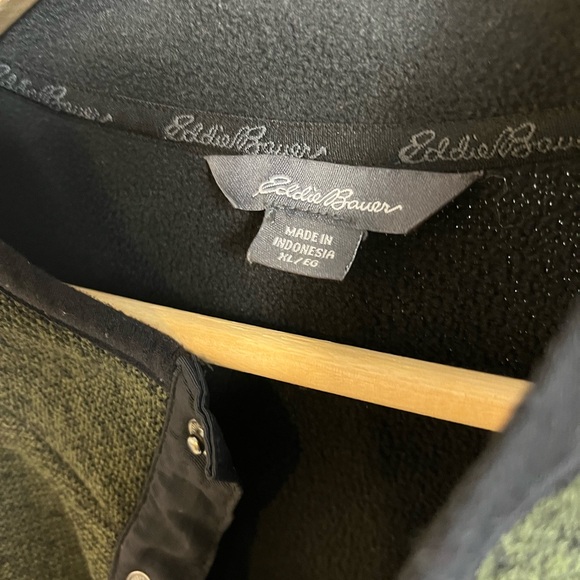 Eddie Bauer Men’s Olive Pullover - Picture 3 of 4